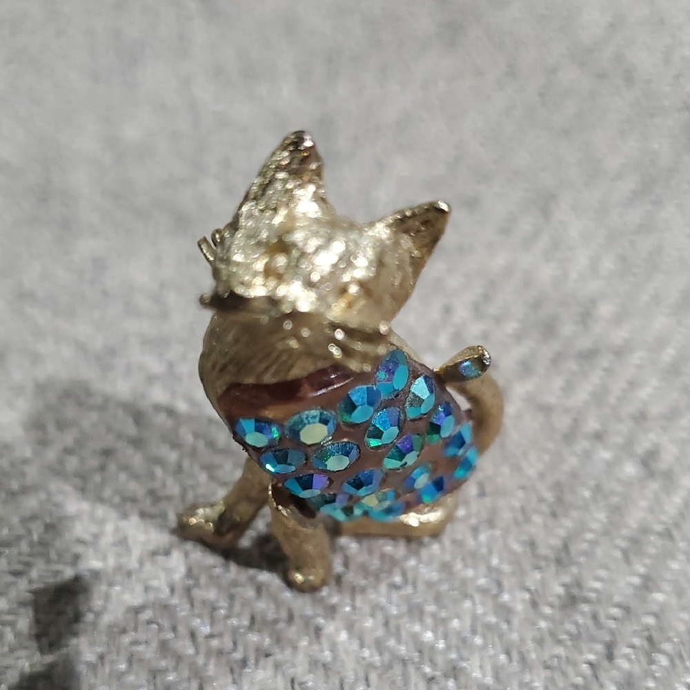 Vintage Gold Tone and Blue Belly Kitty Cat Brooch Meow Animal Gems Bling - Picture 12 of 12